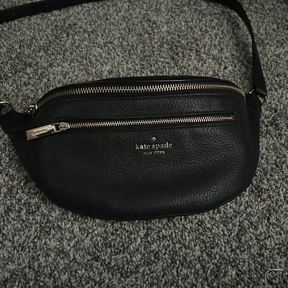 KATE SPADE clean, from smoke/ pet free home. Versatile and so convenient to wear